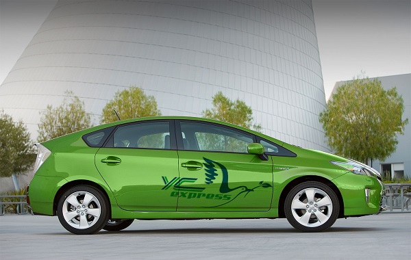 Toyota Prius Green [ 4 Seater ]
